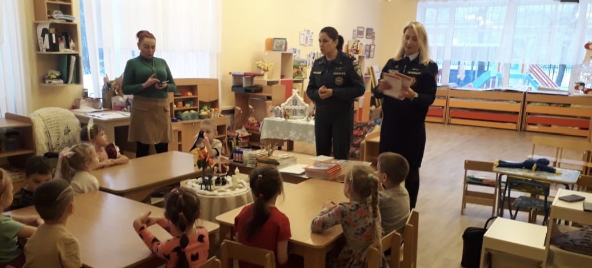 Программа васильева для детского сада. Комарова эстетическое воспитание в детском саду. Е. Педагогические наблюдения в детском саду. Занятия в детском саду методическое пособие.